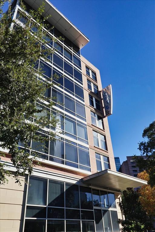 Building Photo - 1901 Post Oak Blvd