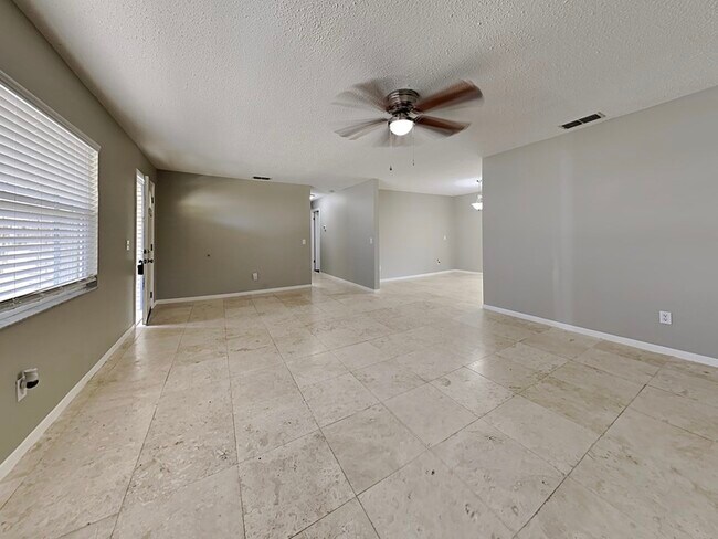 Building Photo - 2143 Creek Side Dr