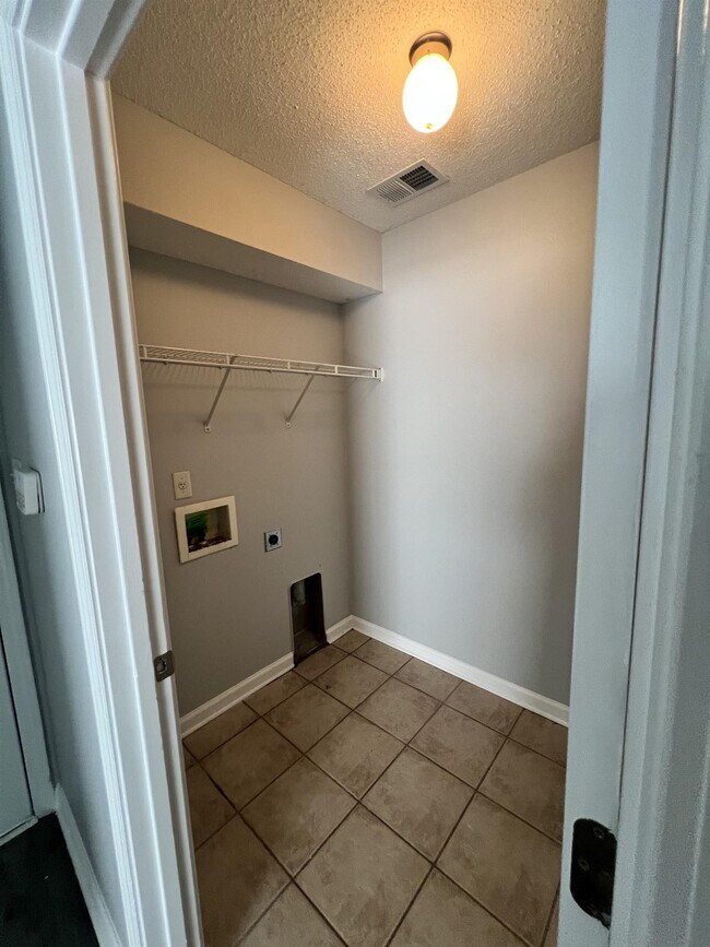 Building Photo - 6847 Kerry Valley Ln
