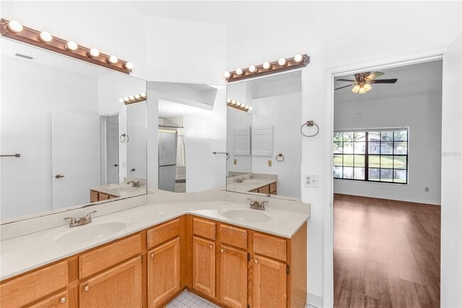 Building Photo - 5831 Plumtree Ct