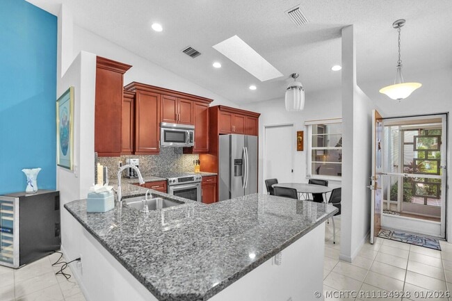 Building Photo - 6099 Waldwick Cir