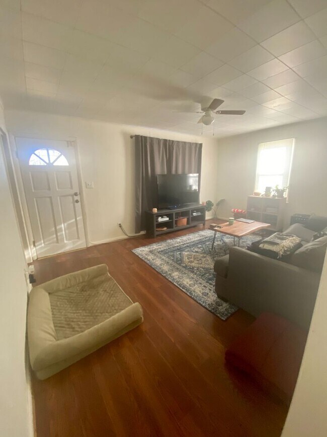 Building Photo - Cozy Cape Cod - Minutes to TBS (Quantico) over half an acre!