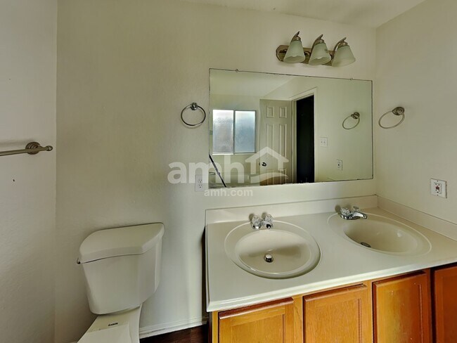 Building Photo - 715 Rodeo Ranch