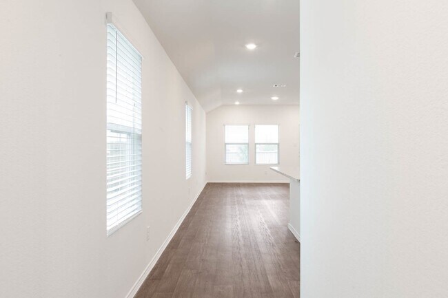 Building Photo - One Month FREE Rent!