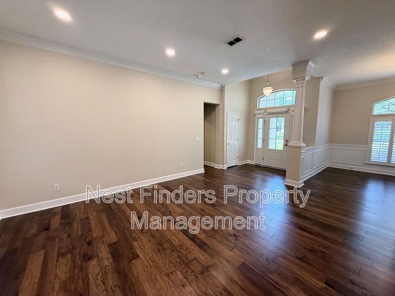 Building Photo - 7860 Turnstone Cir E