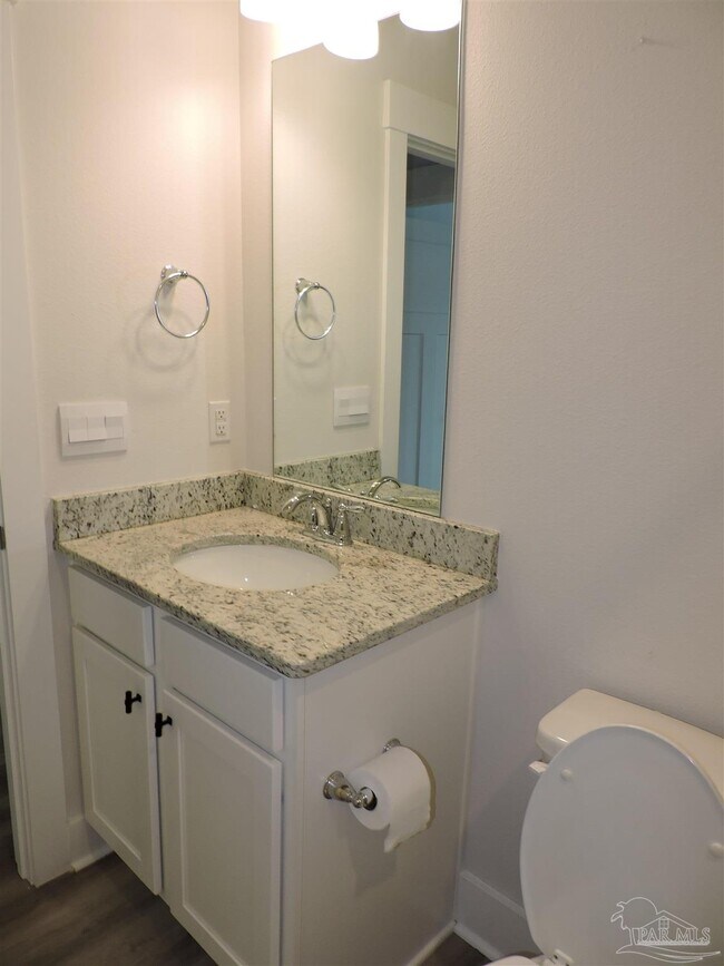 Building Photo - 10696 Davenport Lp