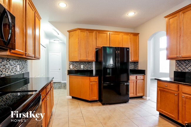 Building Photo - 2593 Country Side Dr