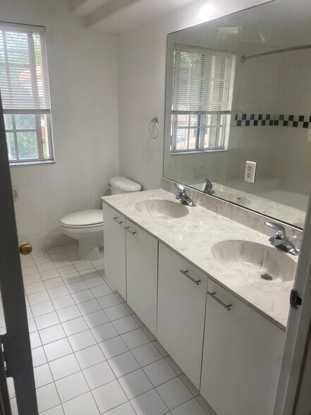 Building Photo - 9958 NW 18th St