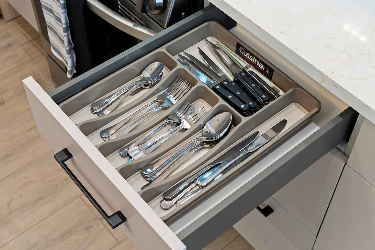 Building Photo - 801 S Western Ave