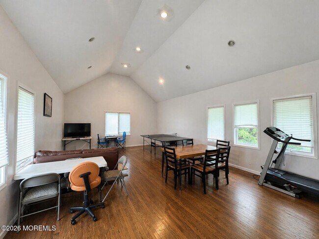 Building Photo - 78 N Mitchell Pl