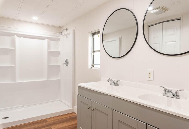 Building Photo - 23023 Watergate Cir