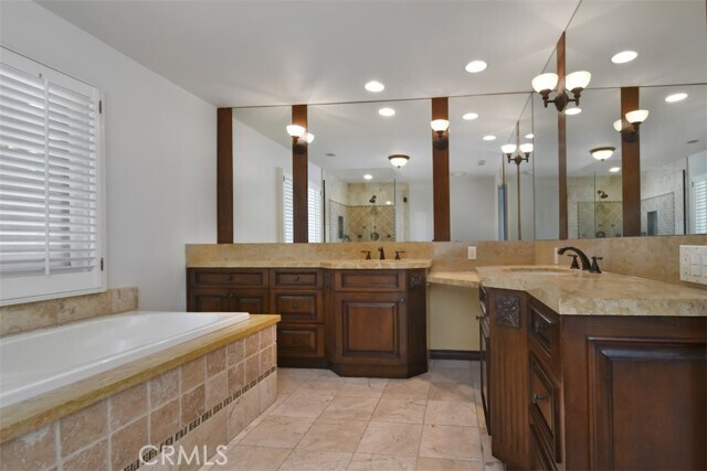 Building Photo - 3358 Red Rose Dr