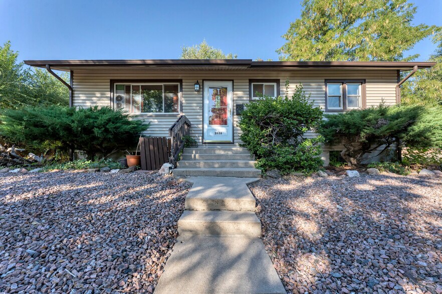 Building Photo - 2628 Green Ridge Dr