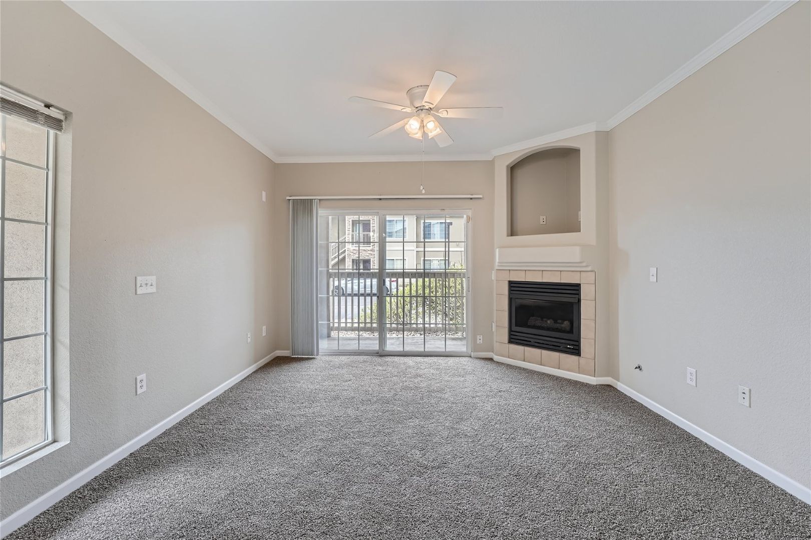 Building Photo - 10070 E Carolina Dr