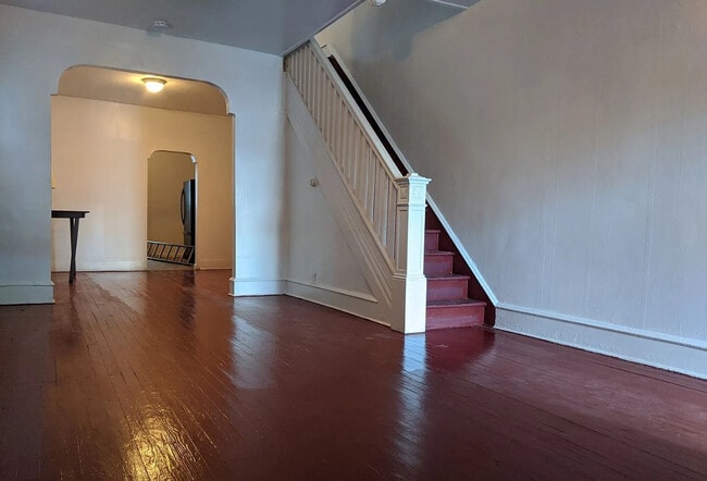 Building Photo - 1223 Princess Ave