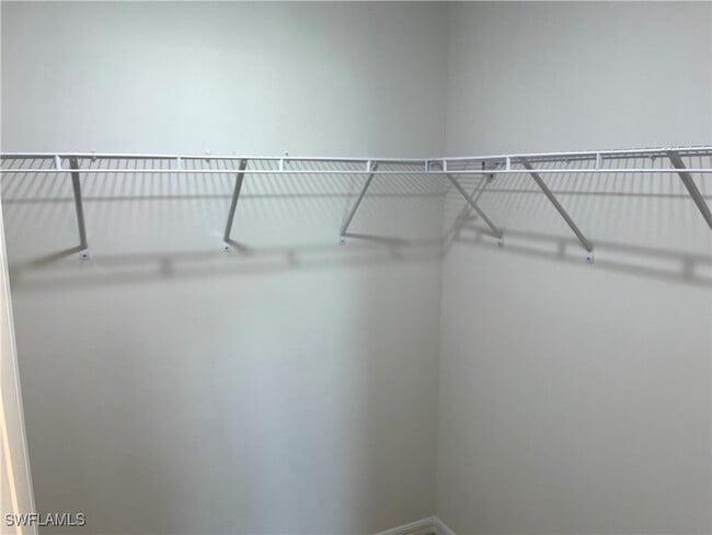 Building Photo - 4303 NE 12th Ct