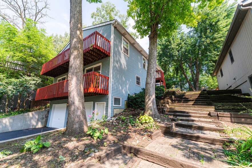 Building Photo - 1012 W Dale Ave