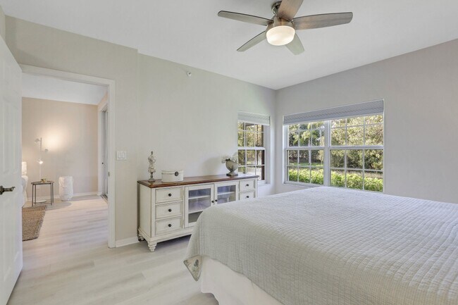 Building Photo - ** CALUSA BAY ** 2 BED / 2 BATH - CONDO - ...