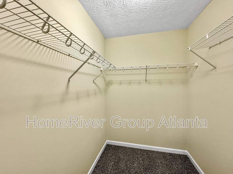 Building Photo - 406 Invector Ct