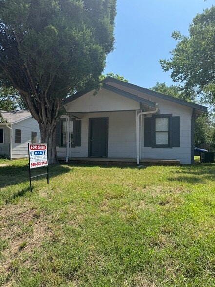 Primary Photo - 1223 Peak St