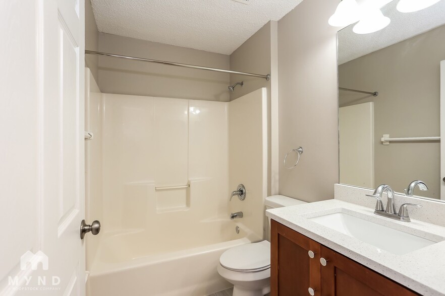 Building Photo - 3442 Volley Dr