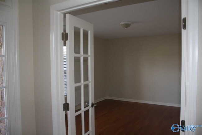 Building Photo - 7010 Thornwood Ln SE