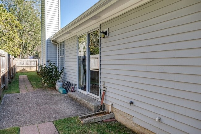 Building Photo - 510 Bridal Way Ct