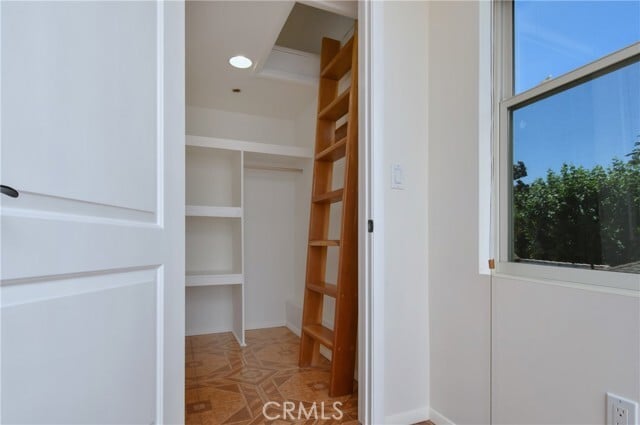 Building Photo - 9640 Farragut Dr