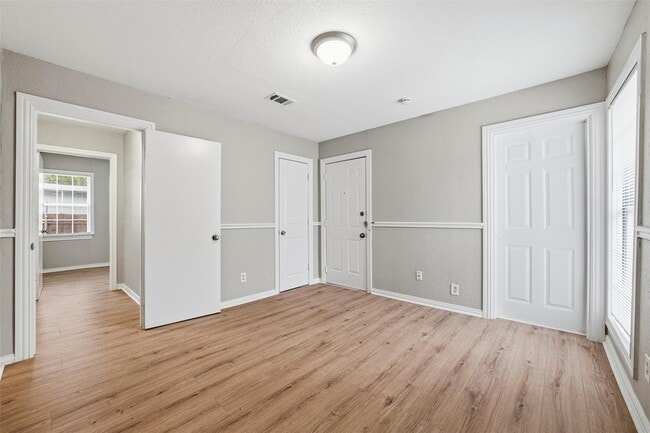 Building Photo - 1110 NE 17th St