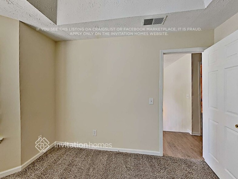 Building Photo - 2802 Crestworth Ln