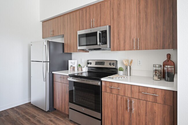 Building Photo - Spring Into Savings: $500 Rent Credit & $5...