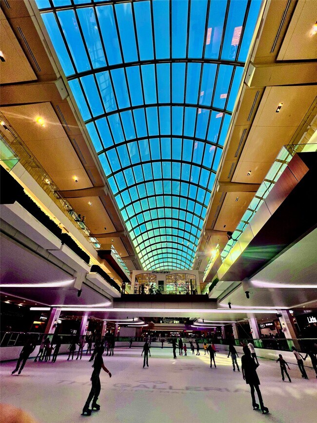 Building Photo - 2400 McCue Rd