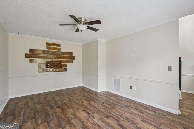 Building Photo - 7379 N Mitchell Ct