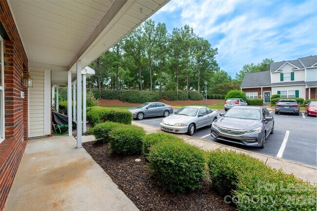 Building Photo - 1841 Birch Heights Ct