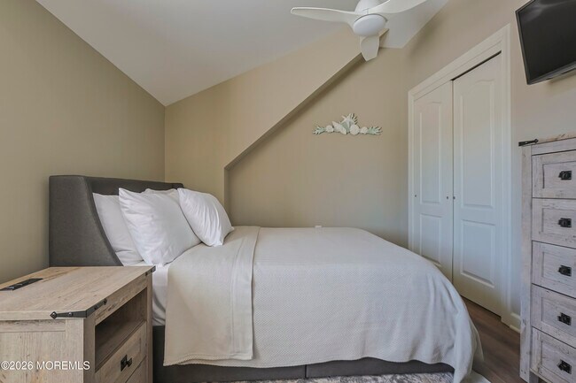 Building Photo - 246 Mantoloking Rd