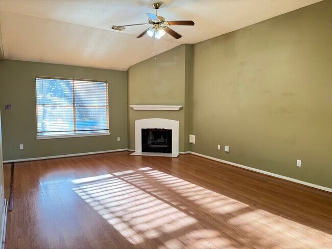 Building Photo - 10811 Cliffton Forge Dr