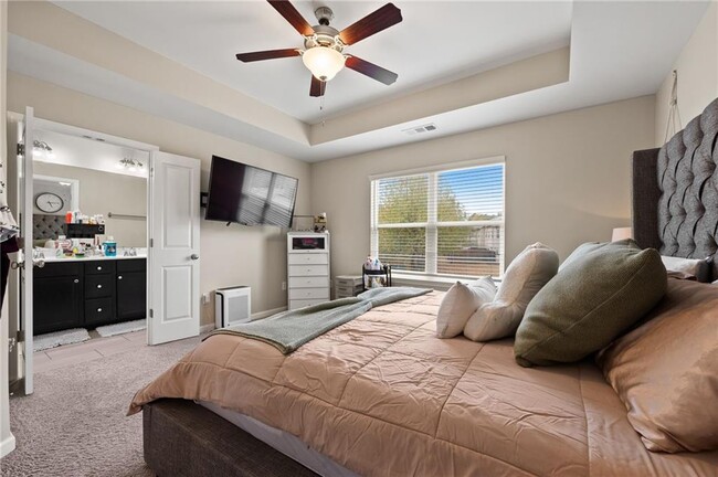 Building Photo - 5011 Longview Walk