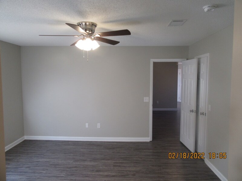 Building Photo - 862 Lyndsi Ln