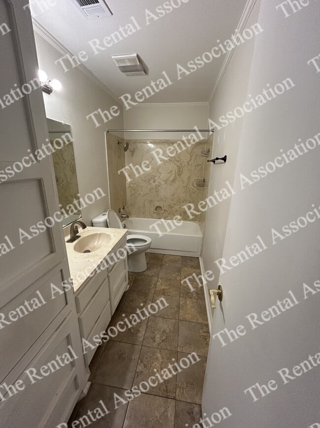 Building Photo - 103 Liner Dr