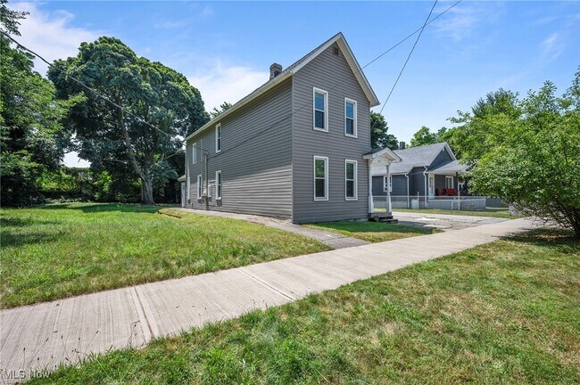 Building Photo - 5017 Tillman Ave