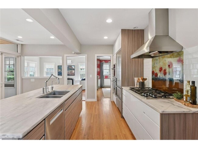 Building Photo - 3933 Zenith Ave S