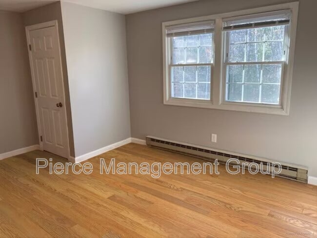 Building Photo - 9 Bayberry Ln