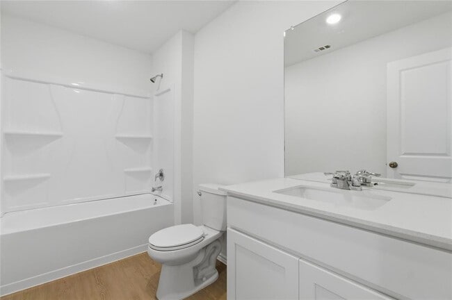 Building Photo - 596 Sormonne Lp