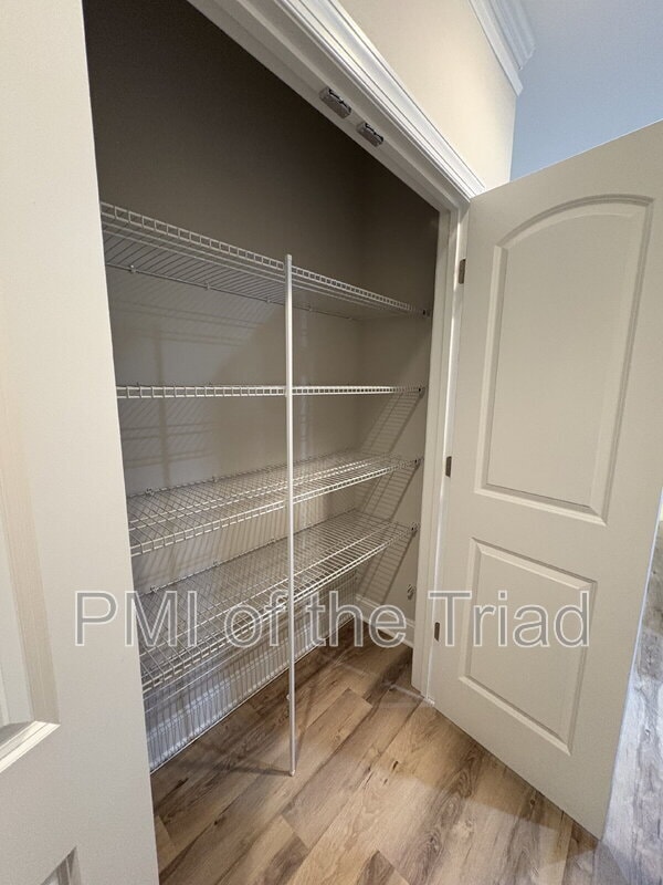 Building Photo - 1103 Chariot Square