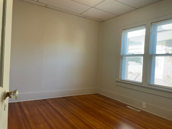 Building Photo - Remodeled 3 Bed 2 Bath Home in Riverside