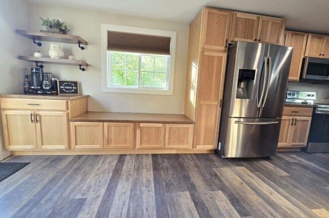 Building Photo - Stylish 2-Bedroom Condo in Dover| Utilities Included| Showings Coming Soon!