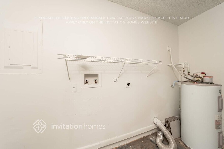 Building Photo - 9897 Moss Pond Dr