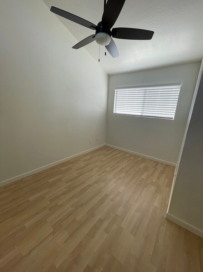 Building Photo - 13816 North 42nd Pl