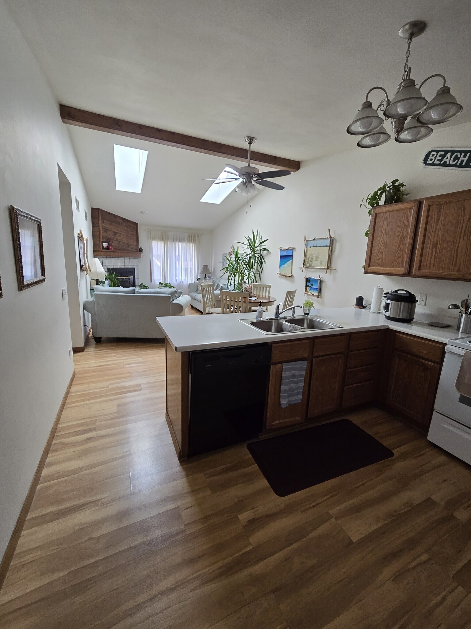 Building Photo - 185 White Tail Dr