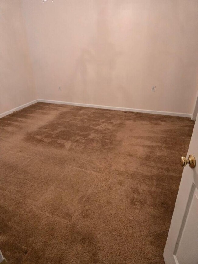 Building Photo - 522 Spring St